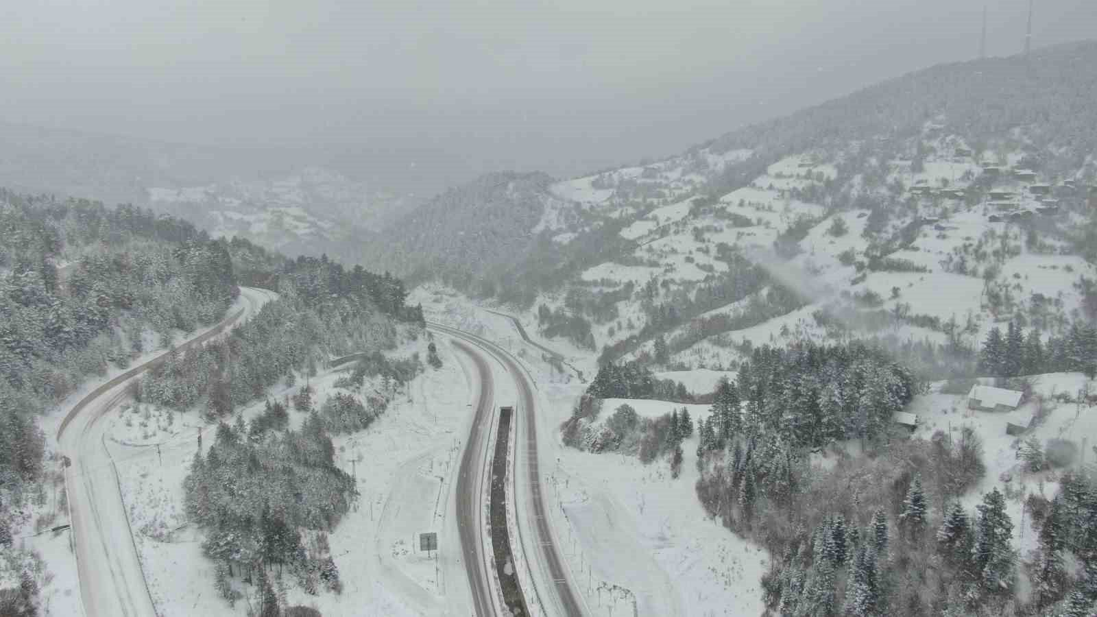 Kastamonu’da kar yağışı etkisini sürdürüyor: Ilgaz Dağı’nda kar kalınlığı 50 santimetreye ulaştı
