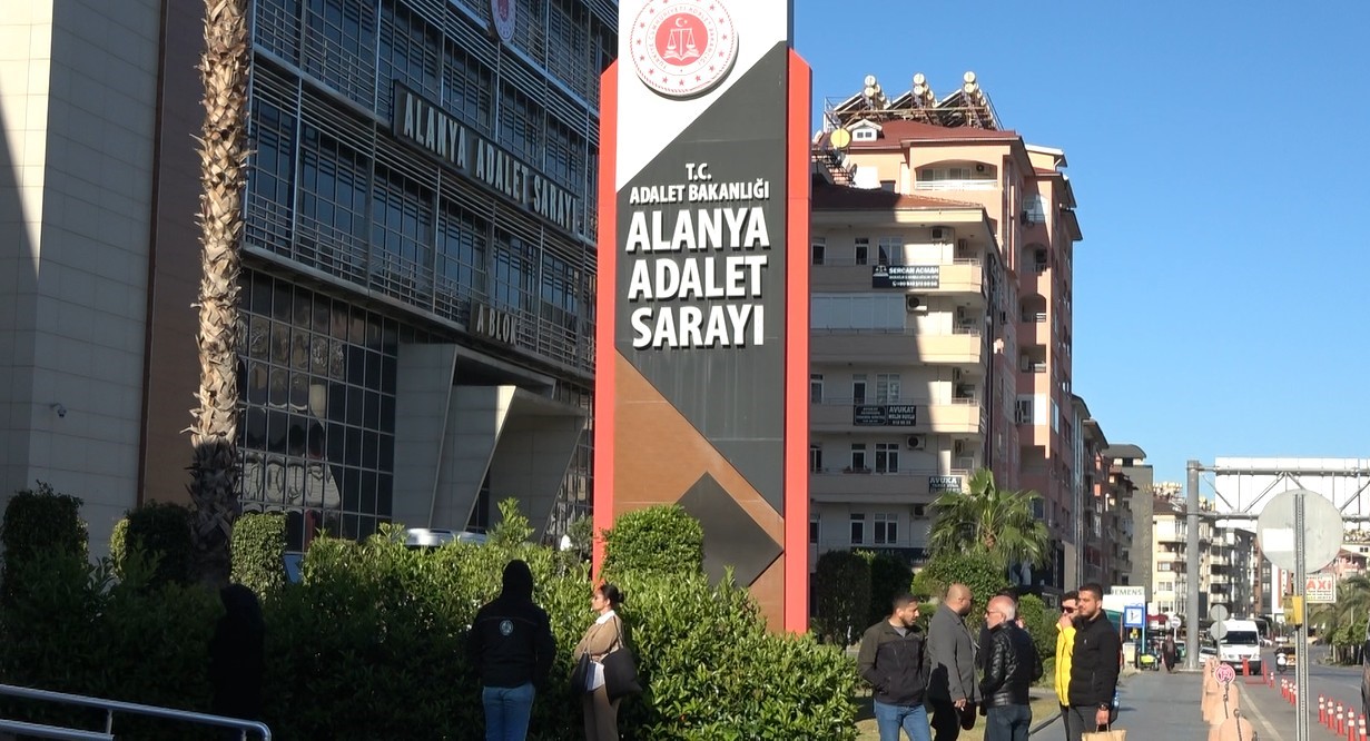 Alanya&rsquo;da &rsquo;Vurgun Operasyonu&rsquo;nda yakalanan 7 ş&uuml;pheli adliyeye sevk edildi
