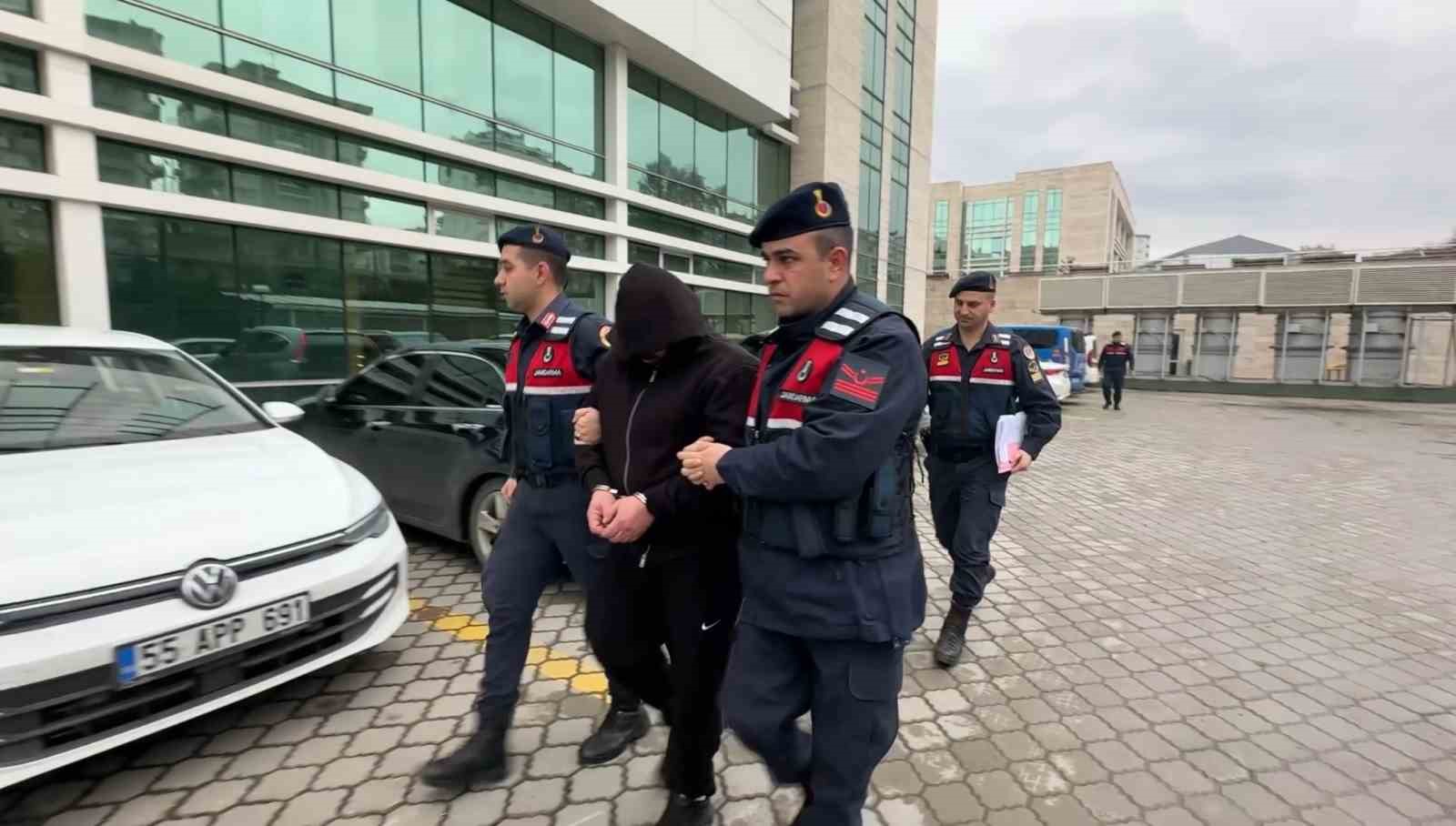 Samsun’da 231 elektronik sigara görünümünde likit esrar ele geçirildi