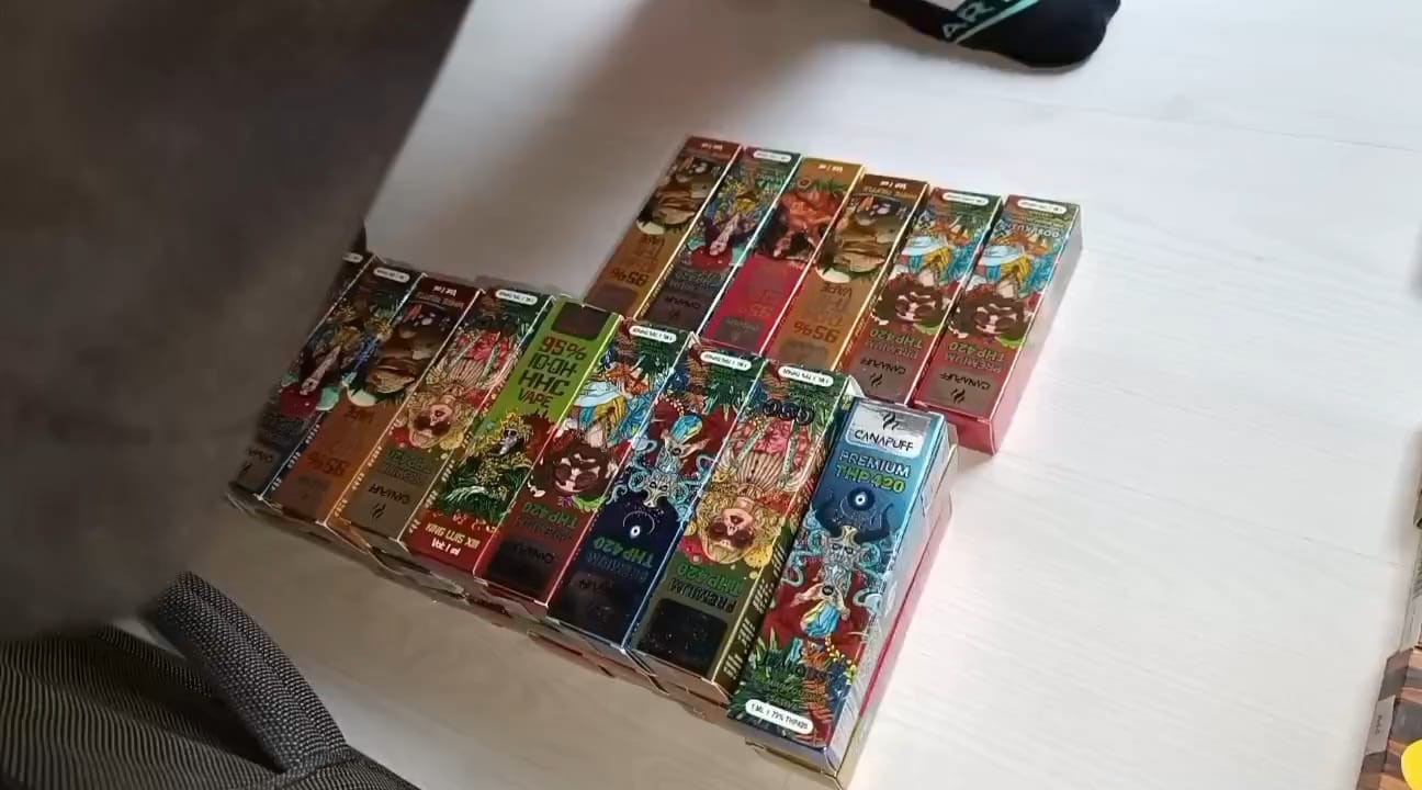 Samsun&rsquo;da 231 elektronik sigara g&ouml;r&uuml;n&uuml;m&uuml;nde likit esrar ele ge&ccedil;irildi
