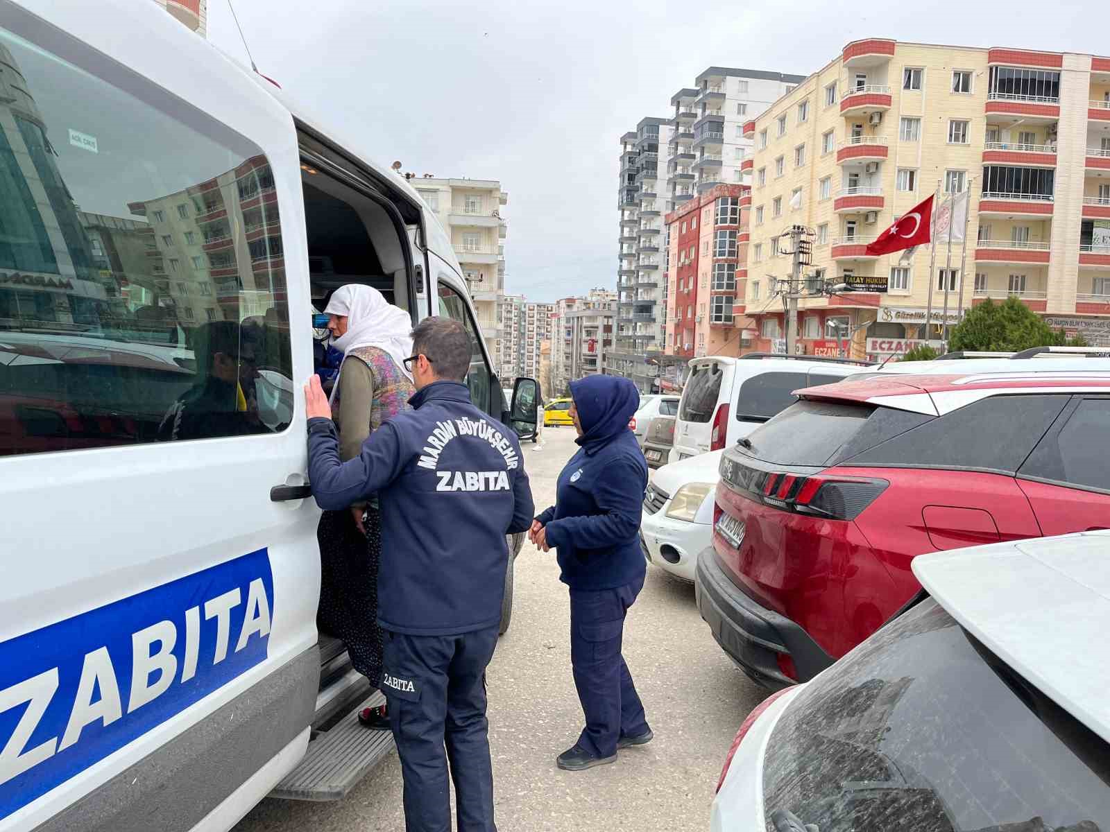 Mardin’de lüks telefonla görüntülenen dilenci yakayı ele verdi