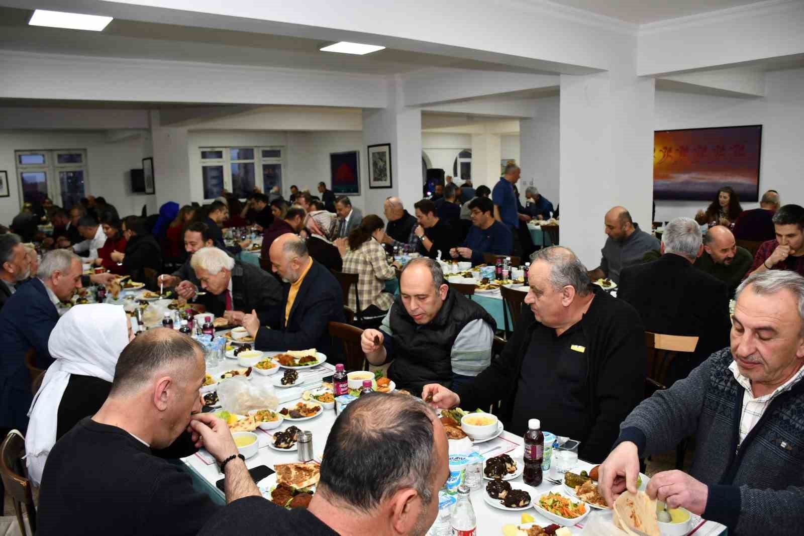 Eskişehir İl Milli Eğitim Müdürü Sinan Aydın’dan iftar buluşması