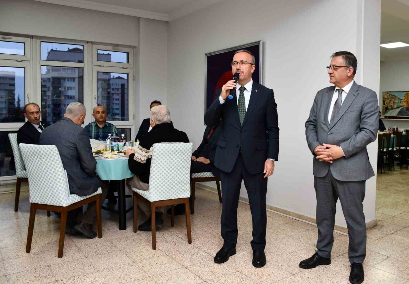 Eskişehir İl Milli Eğitim M&uuml;d&uuml;r&uuml; Sinan Aydın&rsquo;dan iftar buluşması
