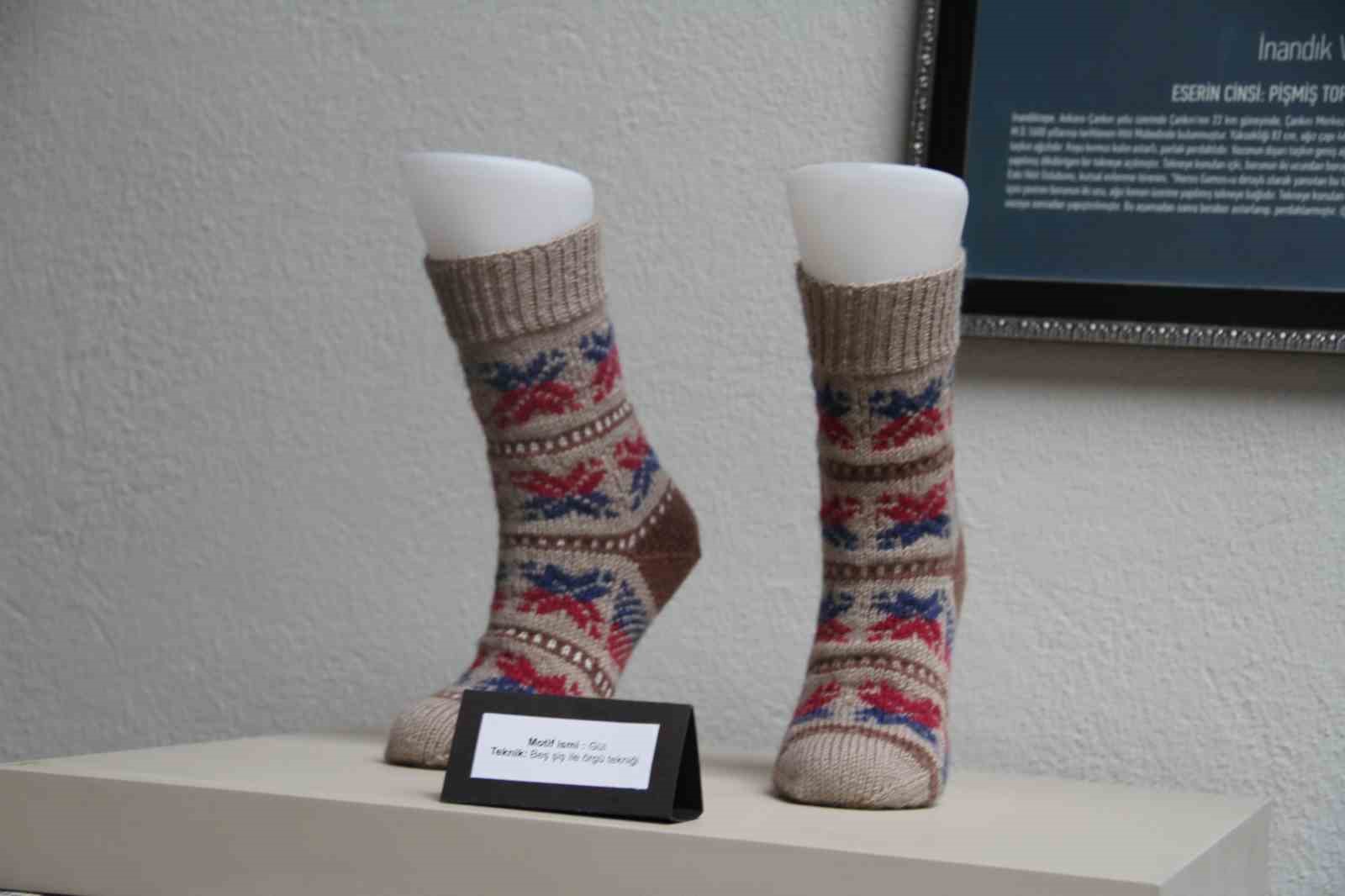 &Ccedil;anakkale Savaşı ruhunu yaşatan geleneksel &ccedil;oraplar vatandaşların beğenisine sunuldu
