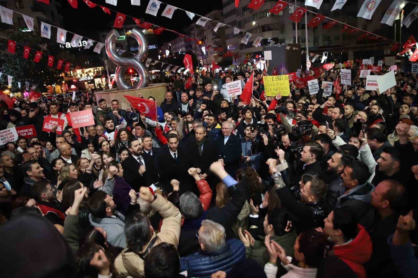 Manisa&rsquo;da İmamoğlu&rsquo;na destek y&uuml;r&uuml;y&uuml;ş&uuml;

