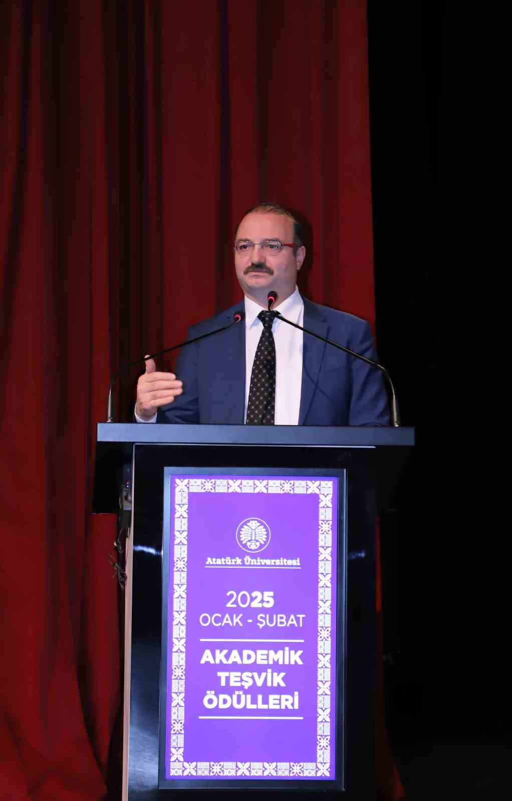 Atat&uuml;rk &Uuml;niversitesi&rsquo;nde Ocak-Şubat ayı akademik teşvik t&ouml;reni d&uuml;zenlendi
