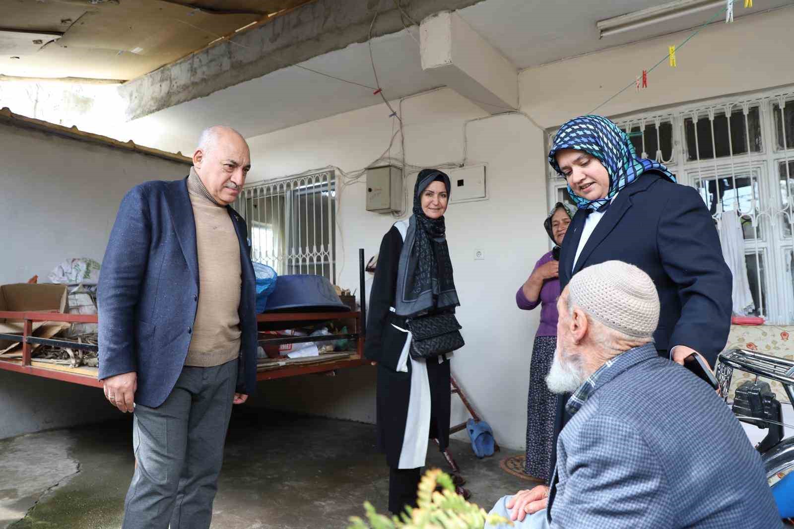 Eski TFF Başkanı Büyükekşi’den depremzedelere destek 