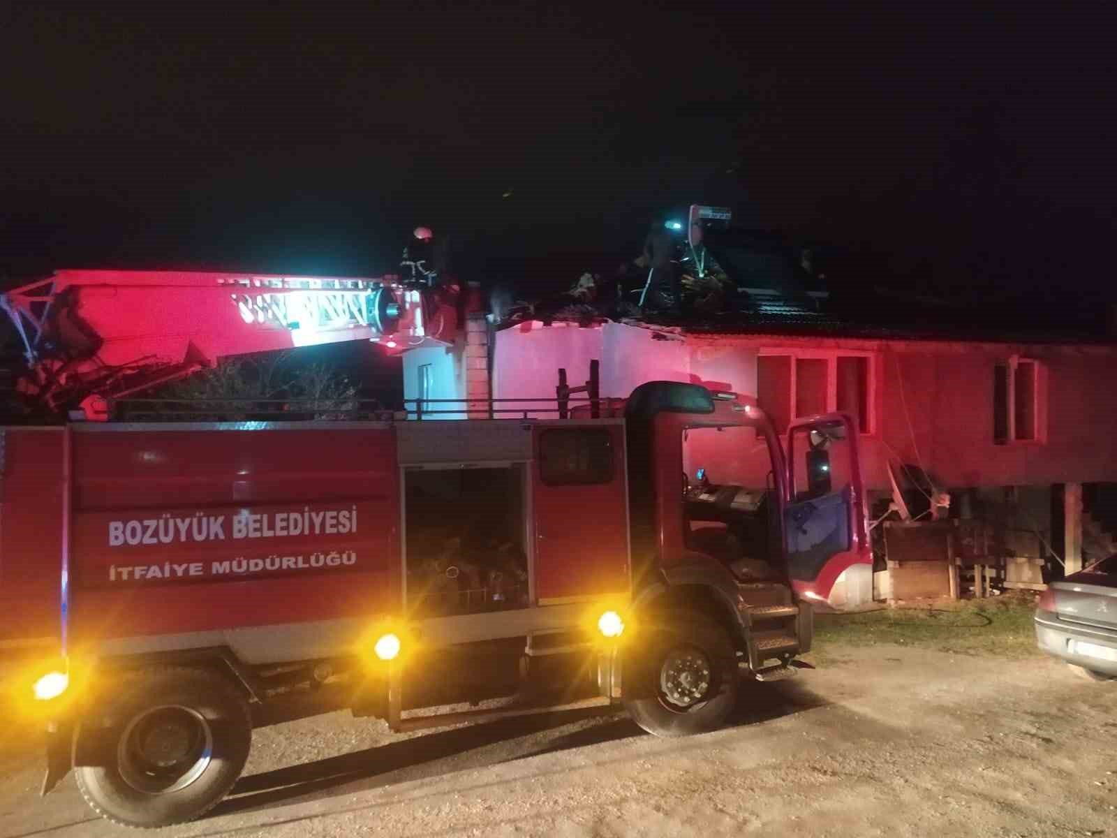 Bozüyük’te çatı yangını