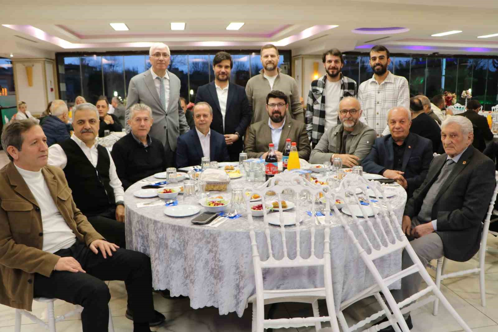 Sakarya Gazeteciler Birliği iftarda buluştu
