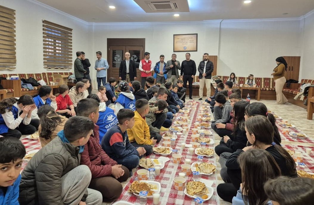 Tut ilçesindeki çocuklar iftar yemeğinde buluştu