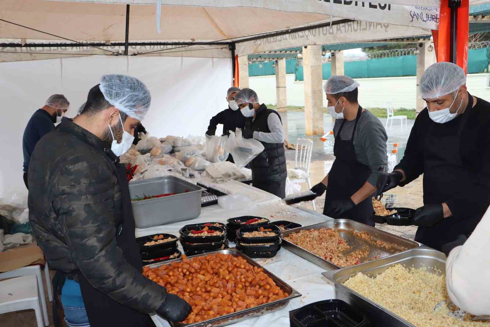 B&uuml;y&uuml;kşehir Belediyesi ihtiya&ccedil; sahiplerinin y&uuml;z&uuml;n&uuml; g&uuml;ld&uuml;r&uuml;yor
