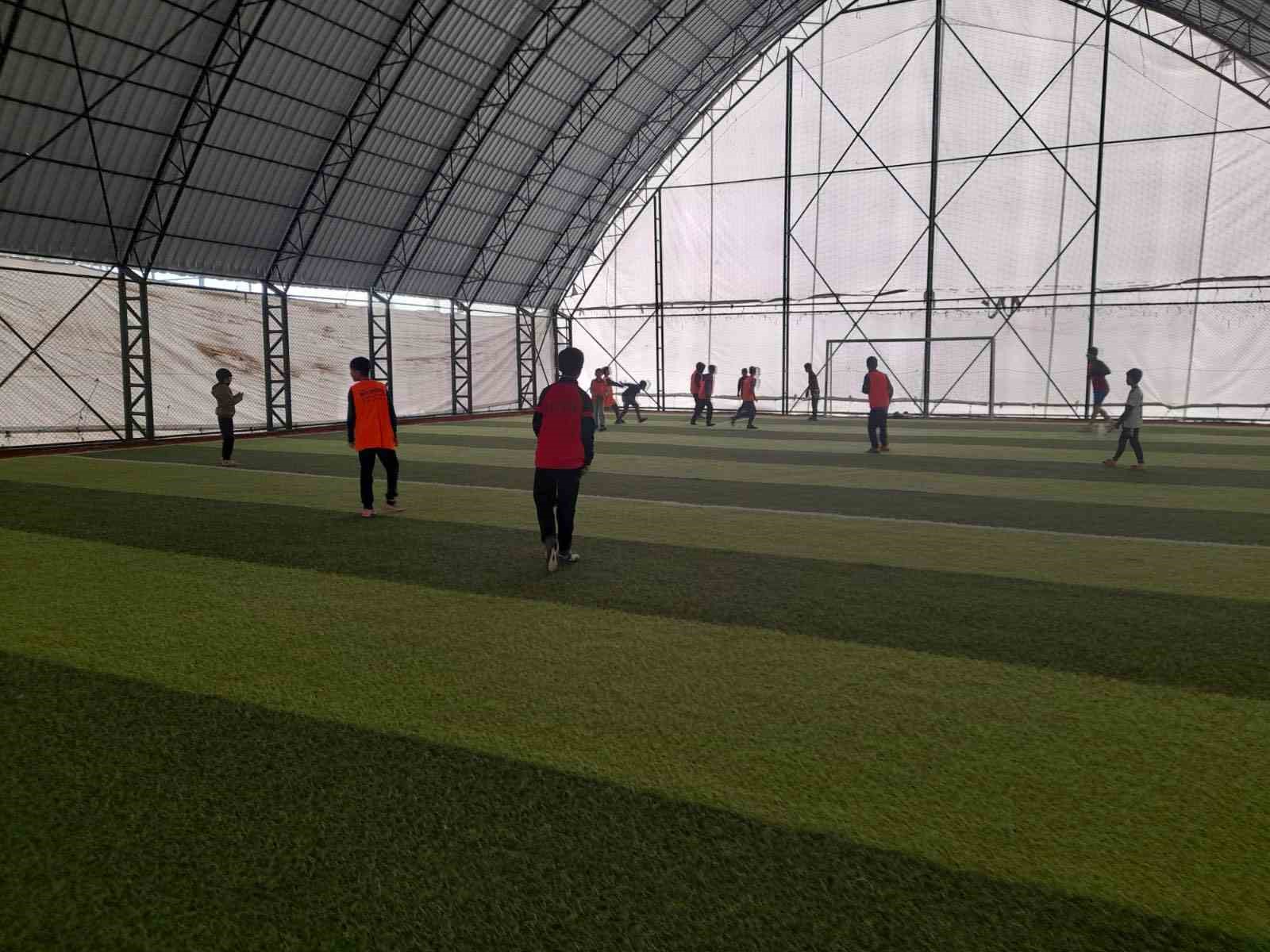 Varto’da futbol kursu yoğun katılımla devam ediyor