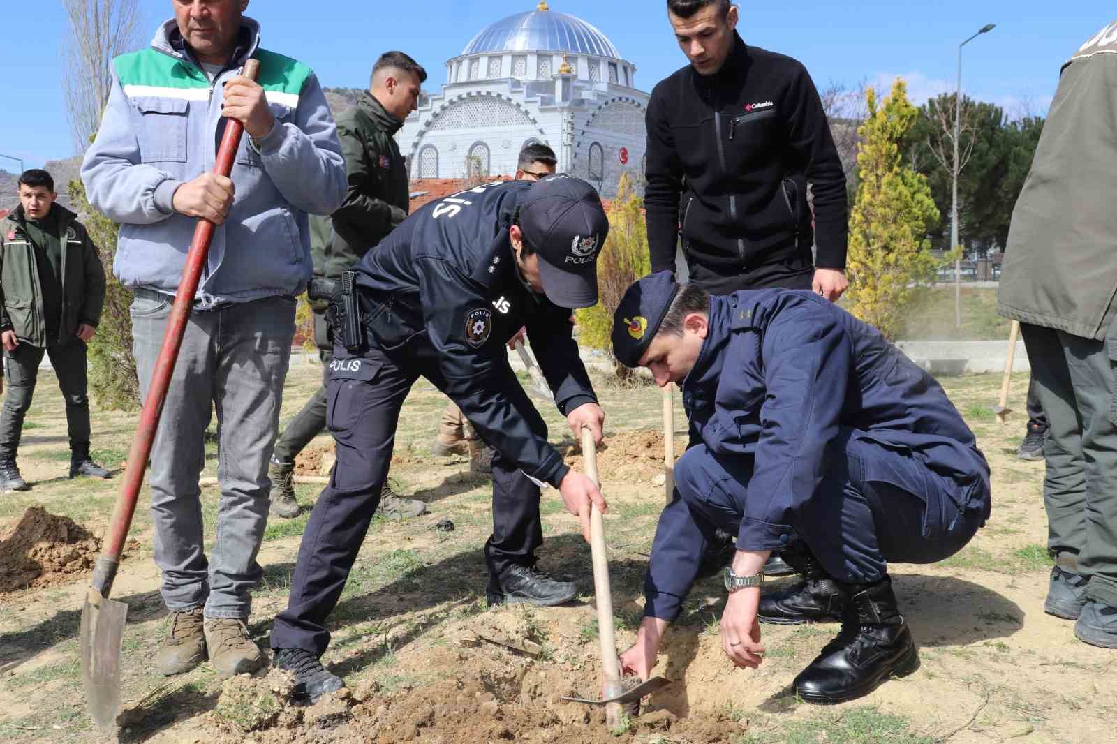 Selendi&rsquo;nin Nevruz ateşi Rahmanlar Mahallesinde yakıldı
