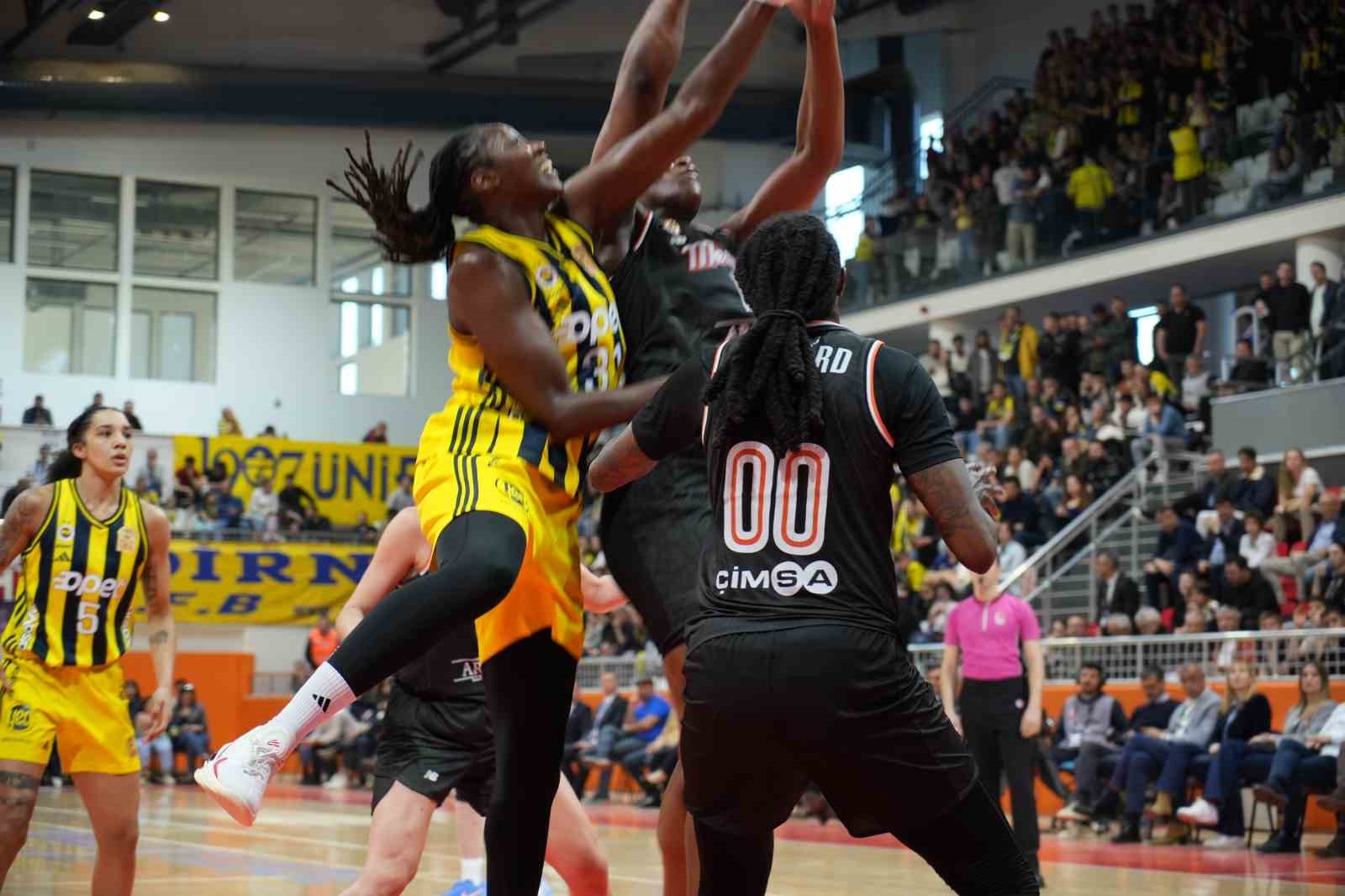 ING Kadınlar Türkiye Kupası’nda ÇBK Mersin finalde