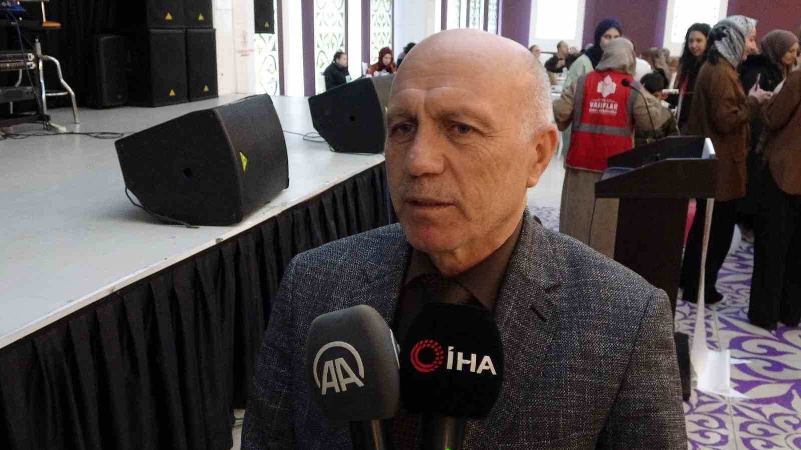 K&uuml;tahya Vakıflar B&ouml;lge M&uuml;d&uuml;rl&uuml;ğ&uuml;&rsquo;nden yetim &ccedil;ocuklara bayramlık desteği
