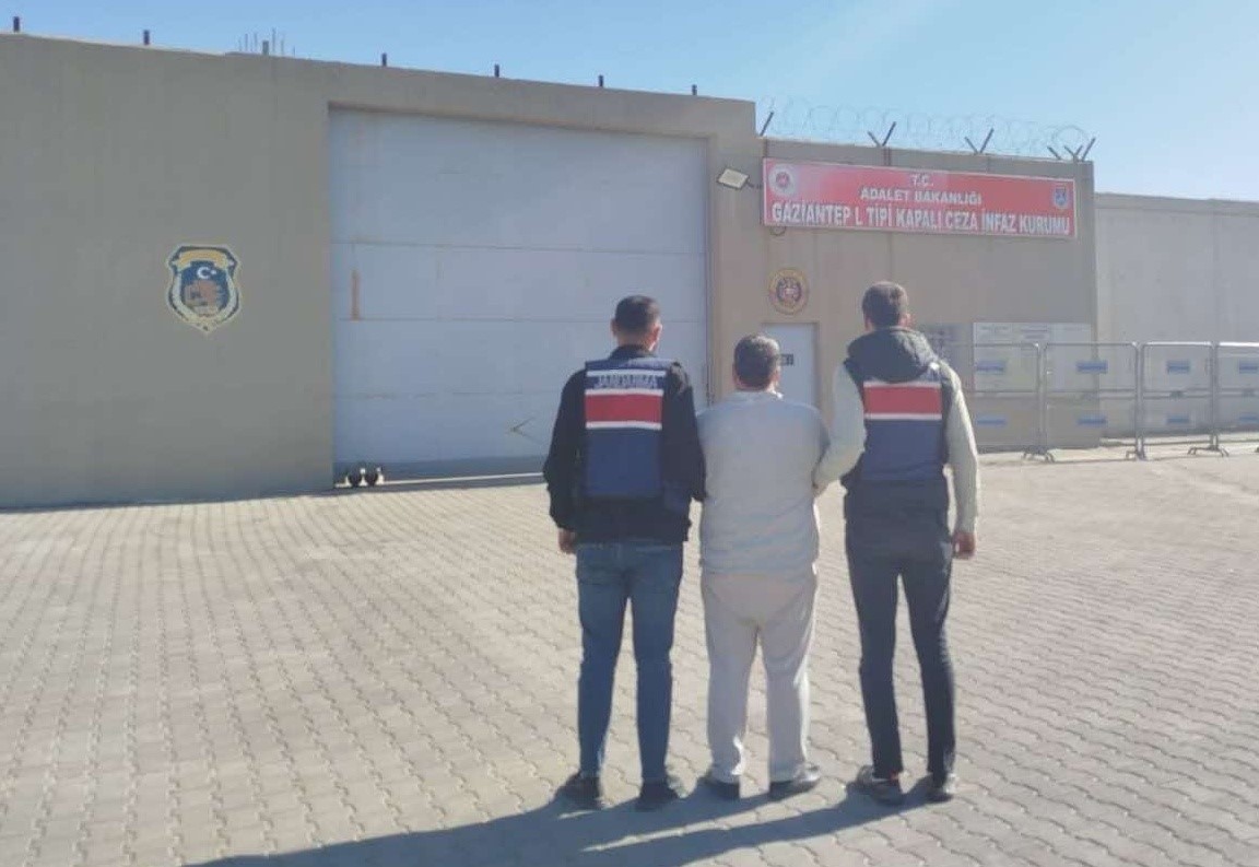 Kesinleşmiş 16 yıl cezası bulunan uyuşturucu taciri tutuklandı