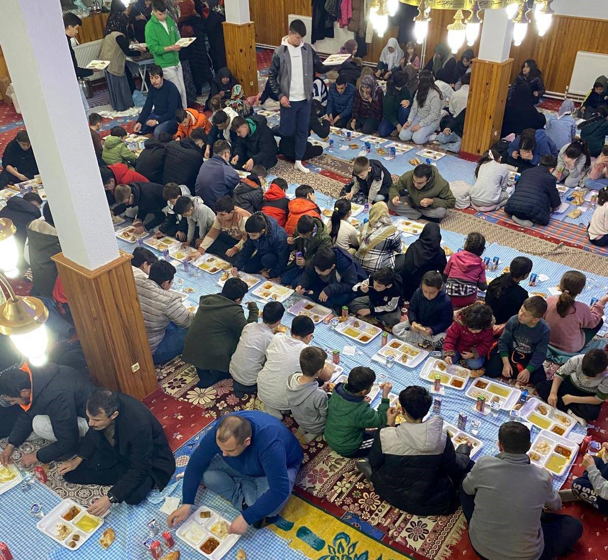 Emet&rsquo;te geleneksel &ccedil;ocuk iftarı

