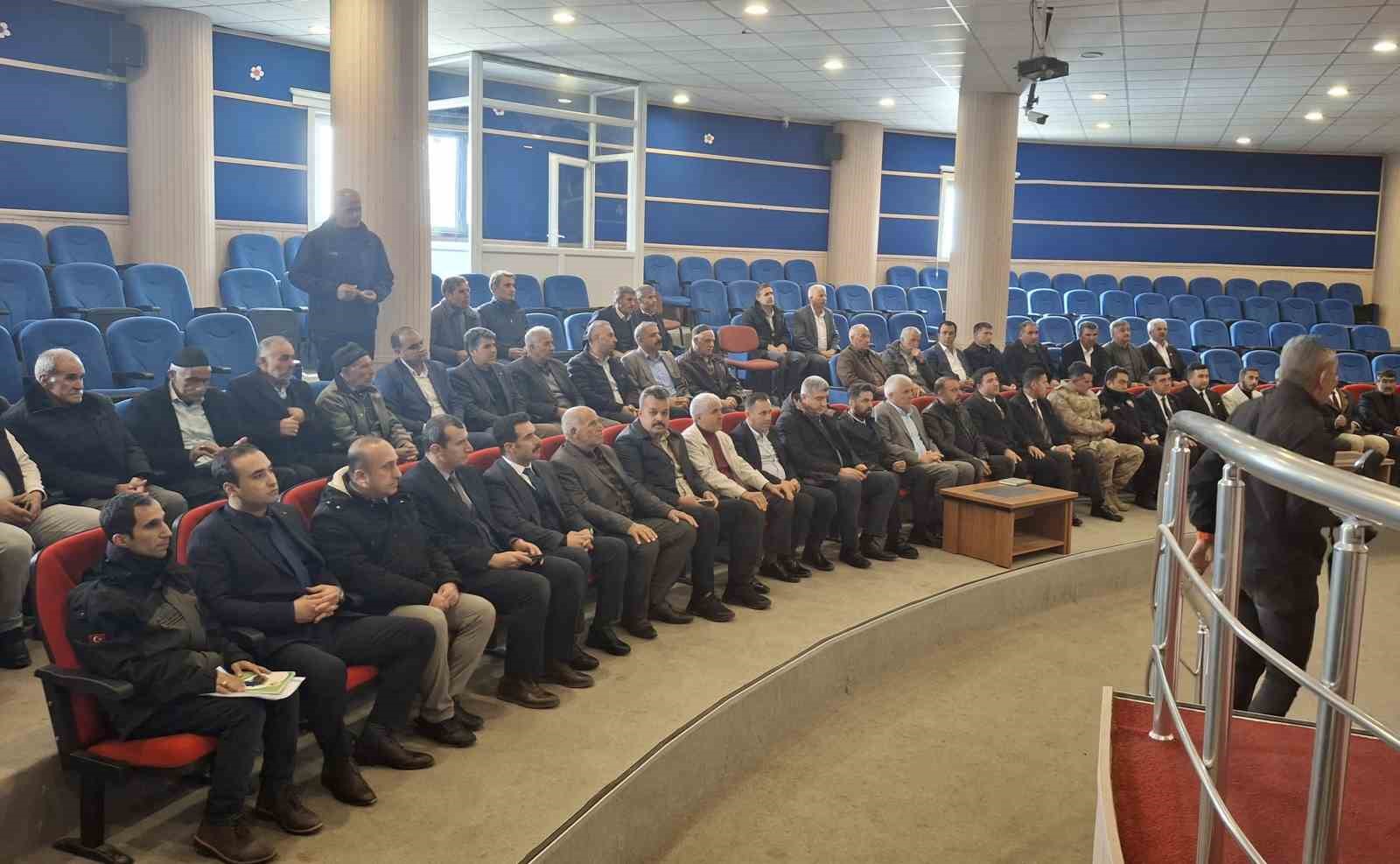 Bakan Yardımcısı Aydın, Sincik il&ccedil;esinde yoğun ilgiyle karşılandı
