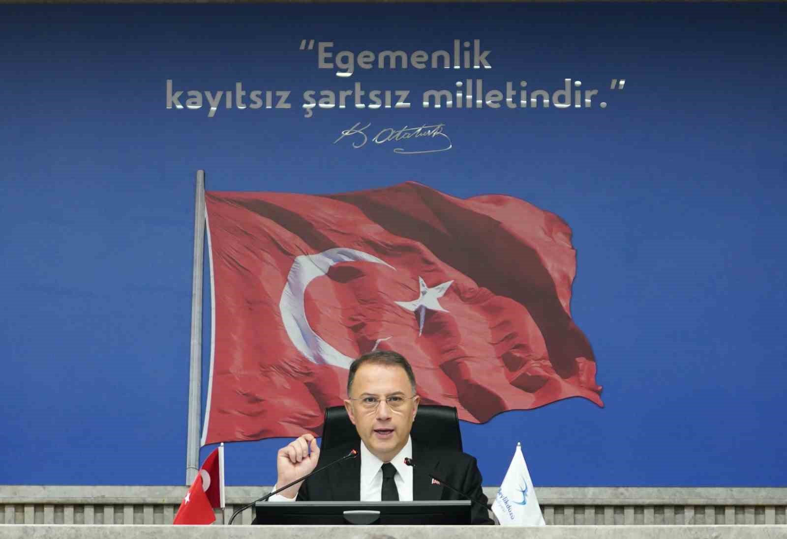 Başkan Çalık: "Başımız dik, alnımız ak, milletimiz büyüktür"
