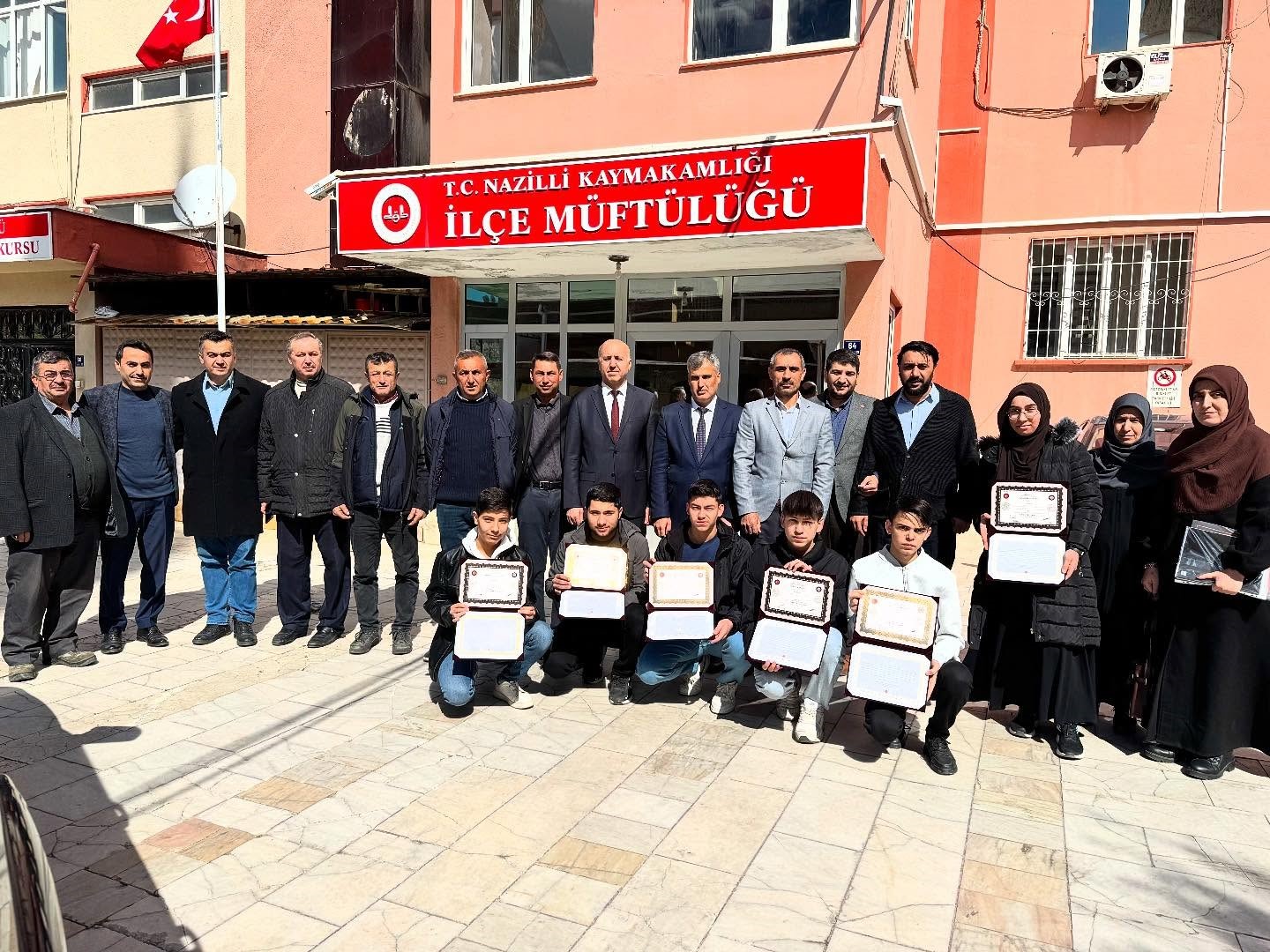 Nazilli’de hafızlık eğitimini tamamlayan öğrencilere belgeleri takdim edildi