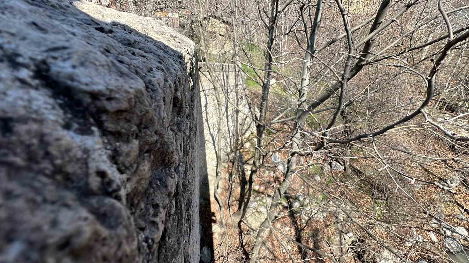 Tarihi köprü 15. yüzyıldan beri ayakta