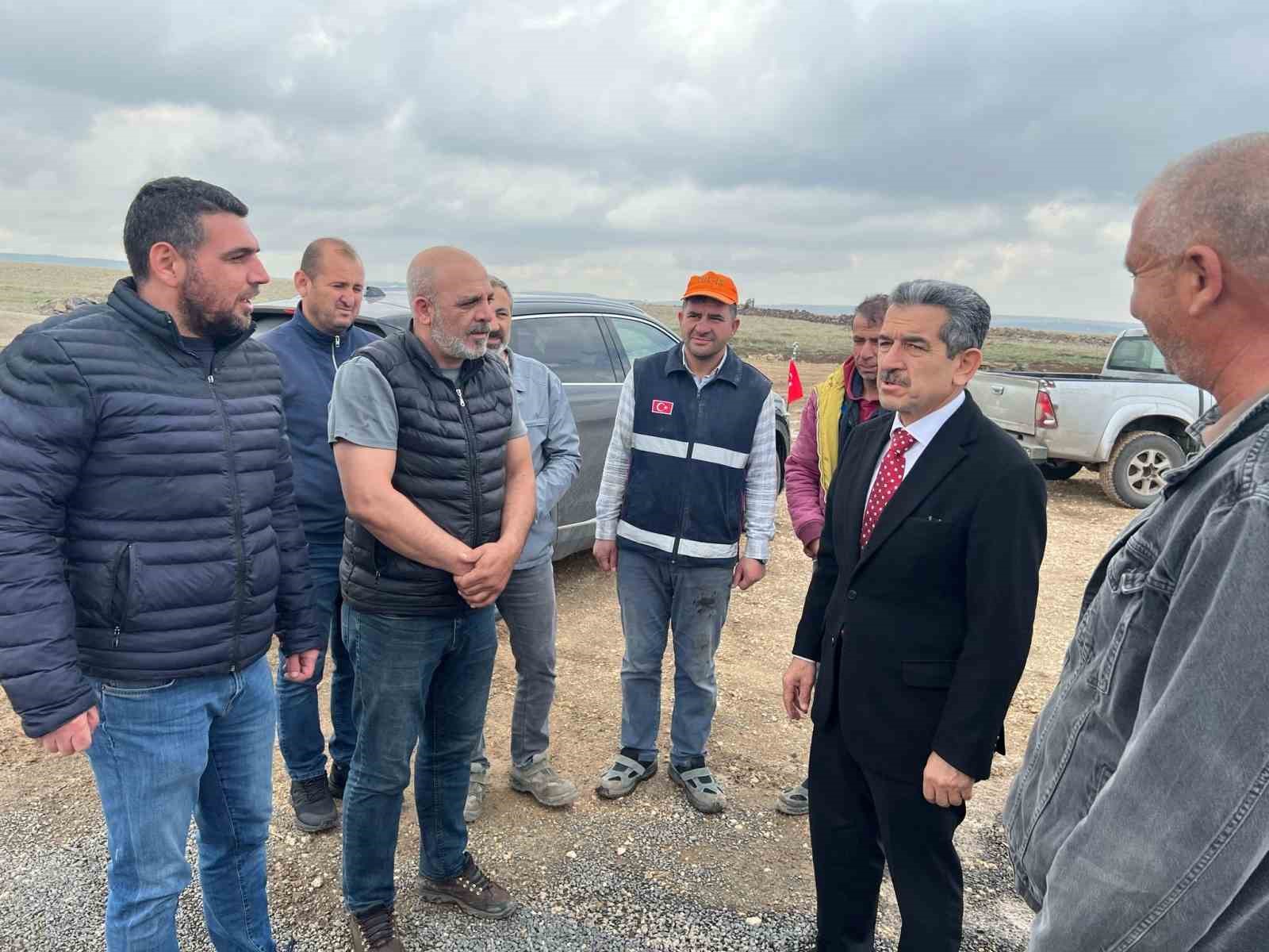 Vali Ekici İdil&rsquo;de taş toplama ve kırma tesisinde incelemede bulundu
