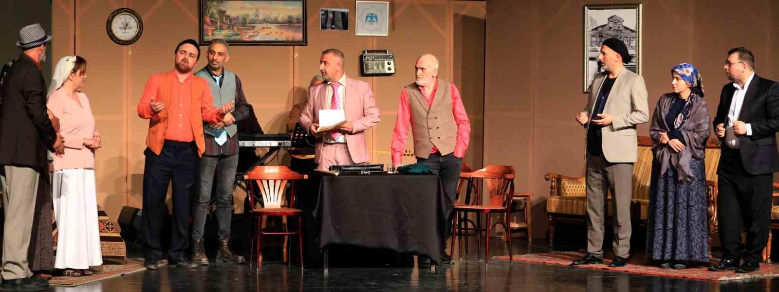 Şehir Tiyatrosu’nun yeni oyunu ‘3 Kuşak Erzurum’ yoğun ilgi gördü