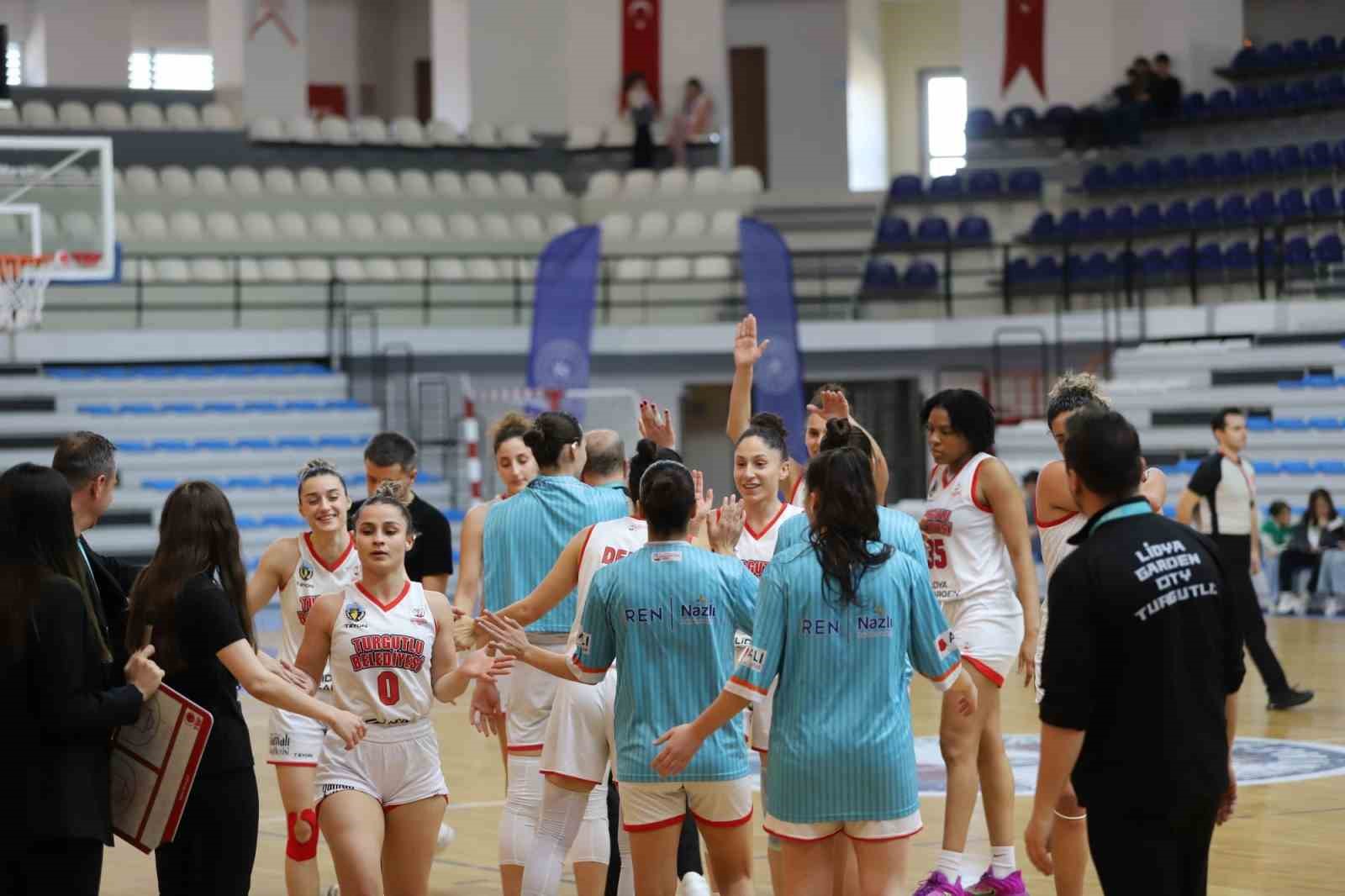 Play- Off&rsquo;u garantileyen Turgutlu Belediyesi yine galip
