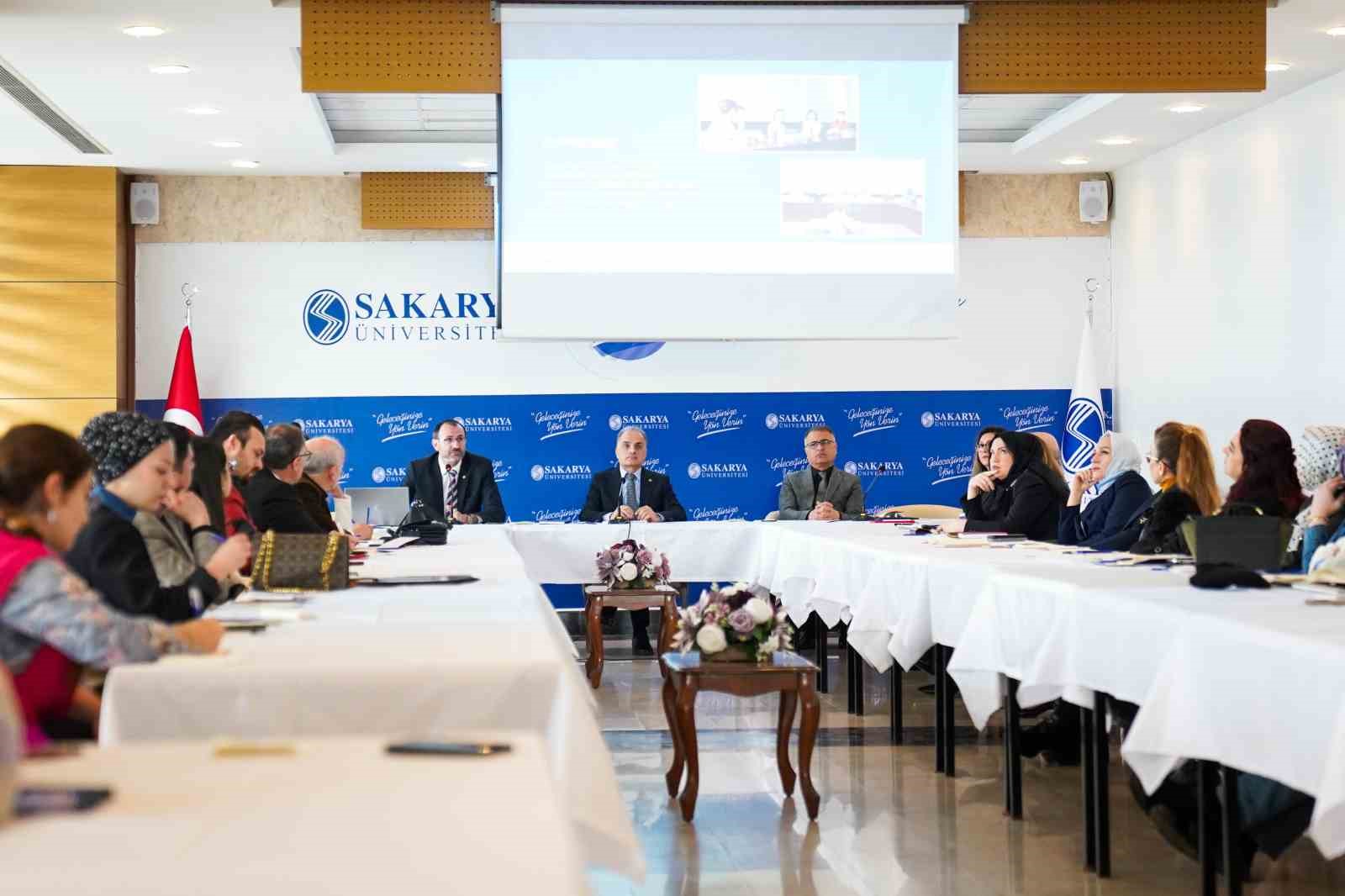 Sakarya Üniversitesinin toplumsal katkı süreçleri çalıştayda değerlendirildi