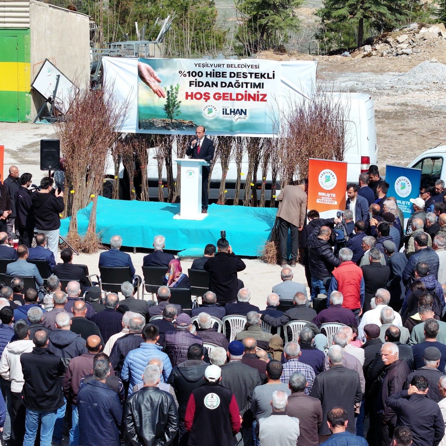 Yeşilyurt Belediyesi’nden çiftçilere 44 bin meyve fidanı desteği