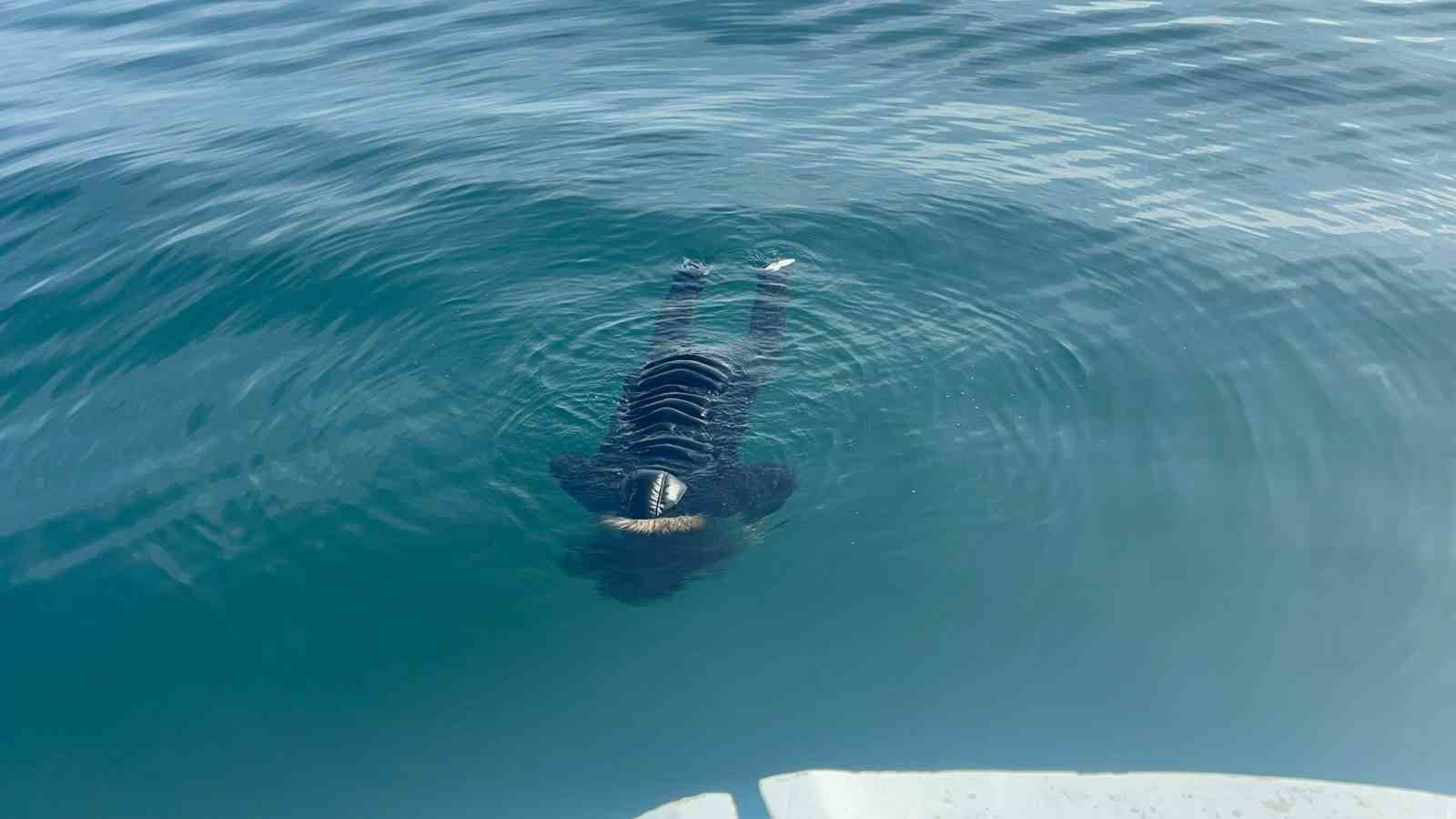 Trabzon Akçaabat ilçesi açıklarında denizde bir erkek cesedi bulundu