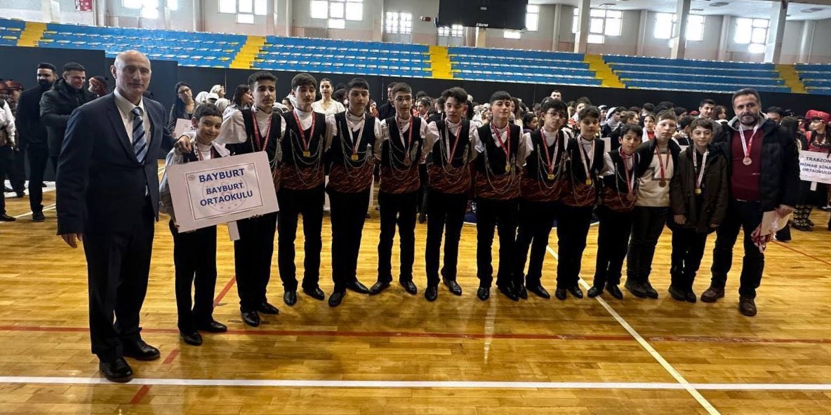Bayburt halk oyunları ekibi de finale yükseldi