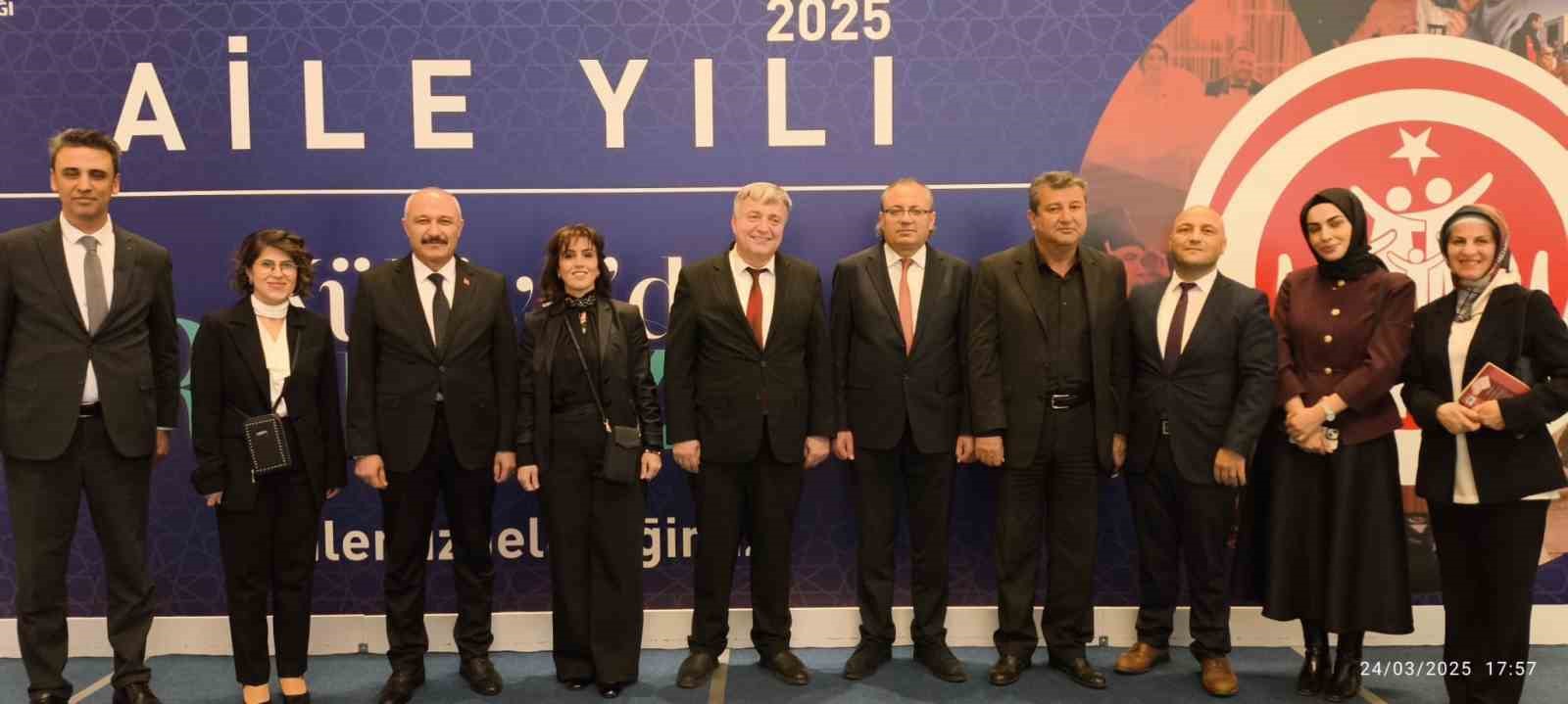 Bozkan ve beraberindeki heyet iftar programına katıldı
