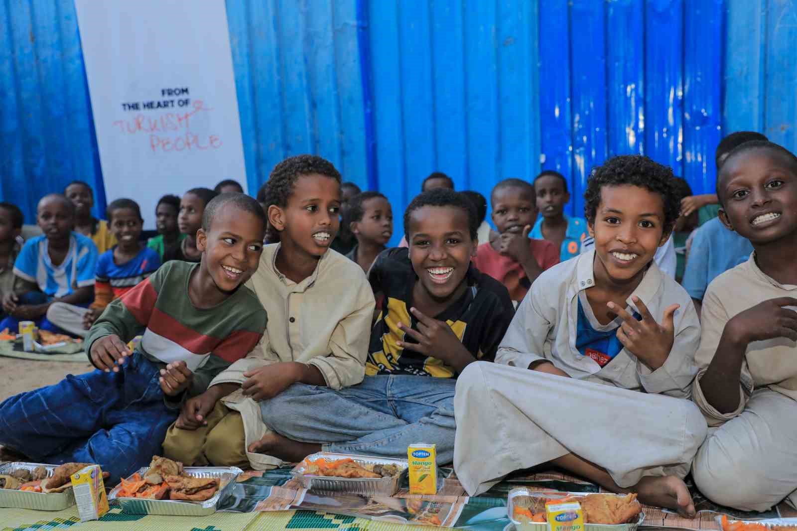 TİKA, Ramazan’ın bereketini Somali’deki yetimlerle paylaşmaya devam ediyor
