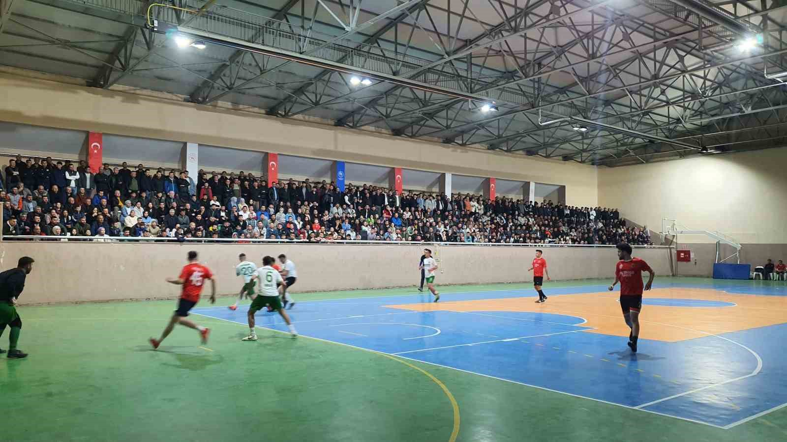 Demirci orman futsal turnuvasının şampiyonu oldu