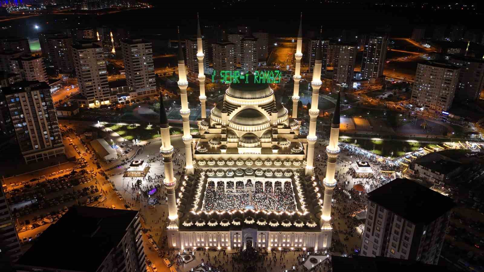 Tahmazoğlu, Kadir Gecesini kutladı
