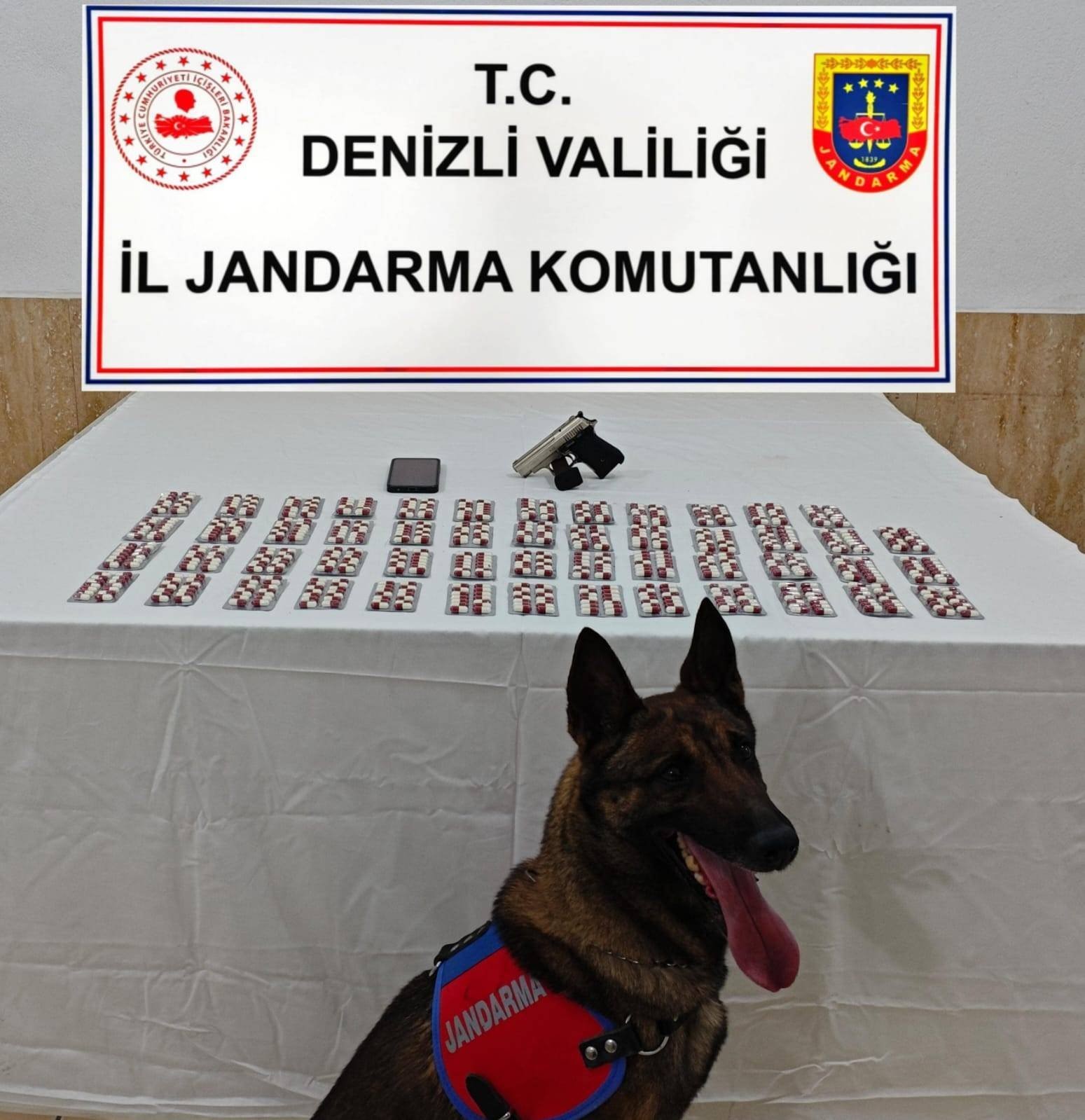 Denizli’de uyuşturucu taciri 2 kişi yakalandı