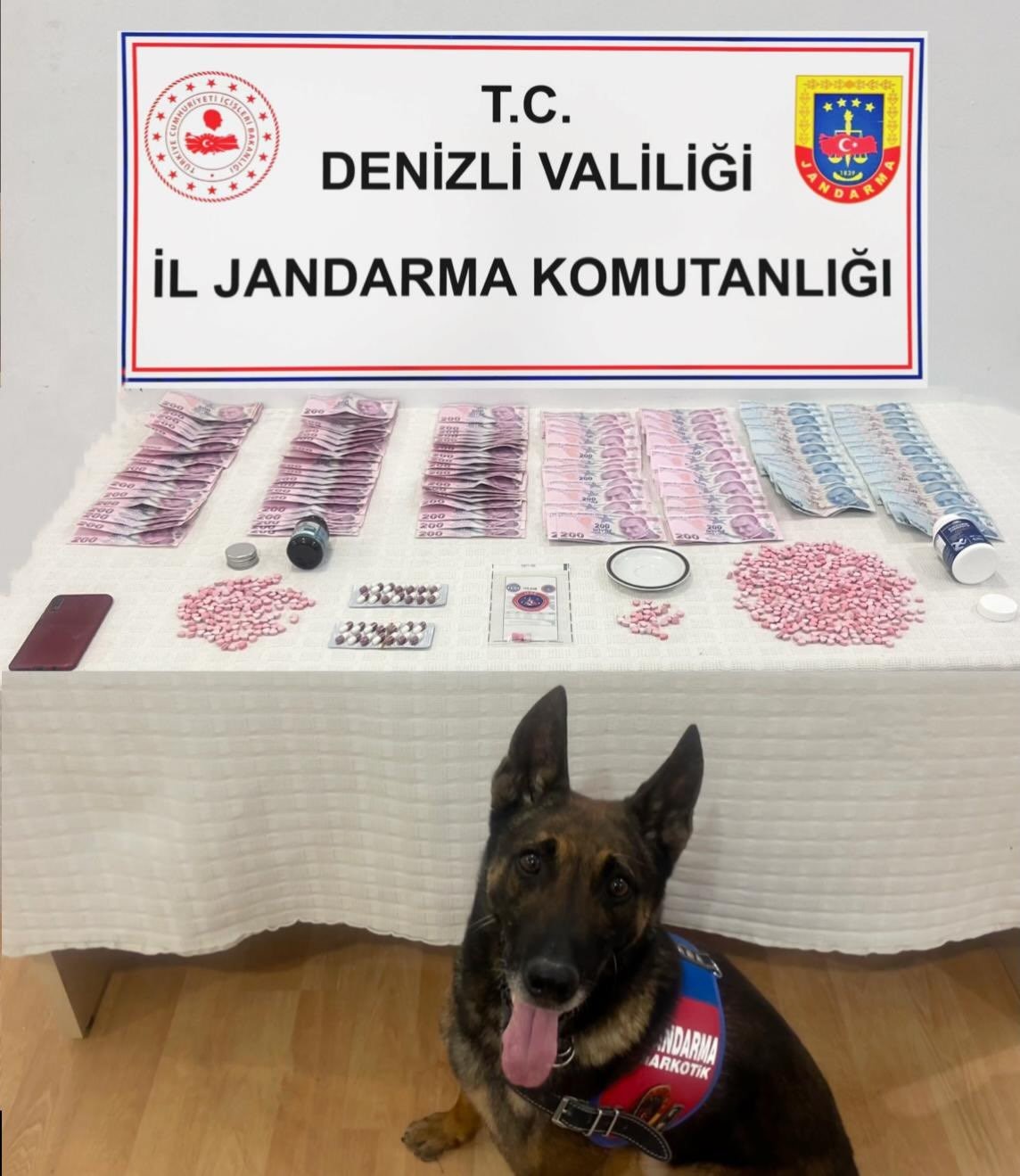 Denizli&rsquo;de uyuşturucu taciri 2 kişi yakalandı
