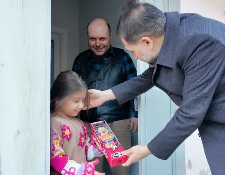 Başkan Uçar’dan mesai arkadaşlarına iftarlık jesti