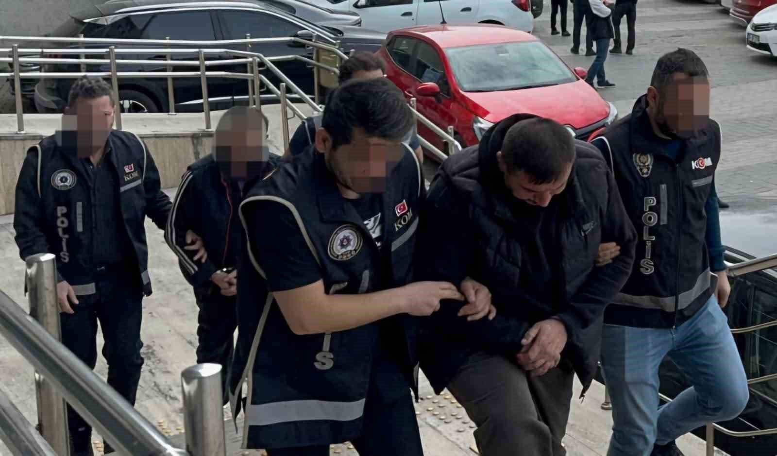 Zonguldak&rsquo;ta ka&ccedil;ak silah operasyonunda adeta cephanelik bulundu: 1 tutuklu
