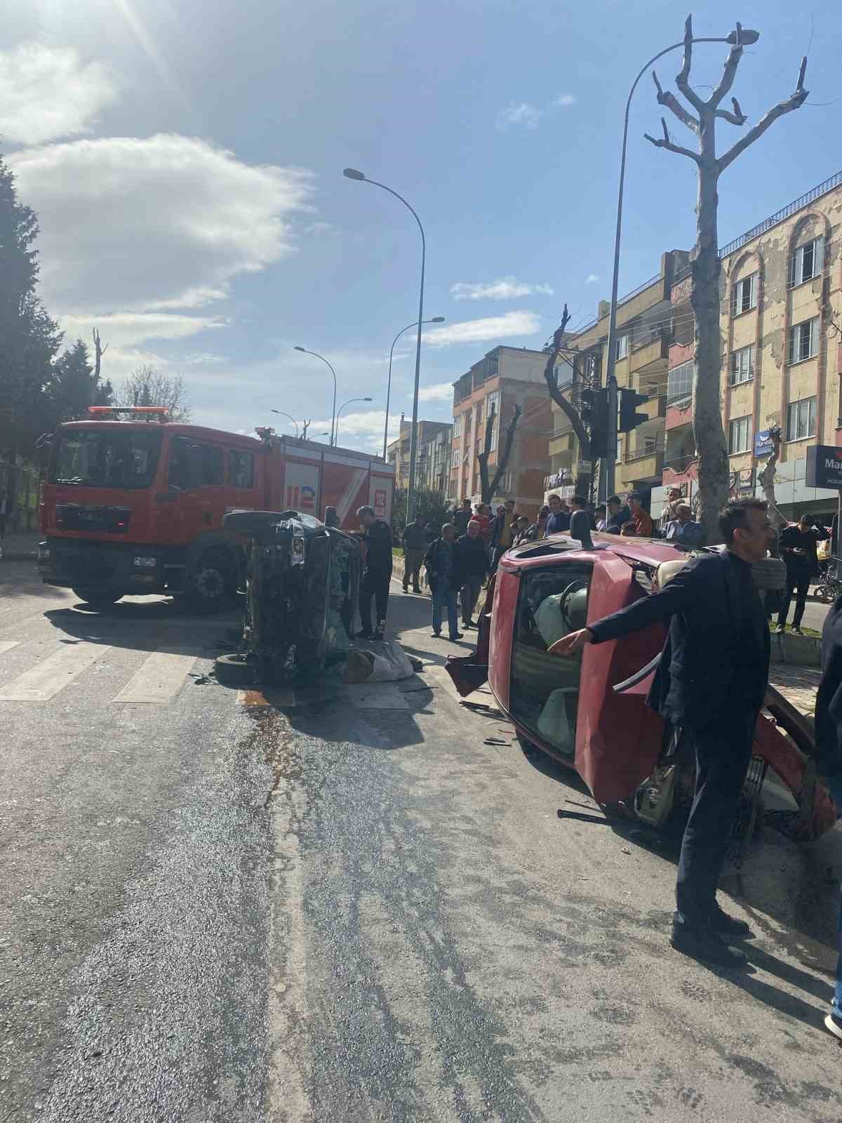 Kahramanmaraş&rsquo;ta trafik kazası: 3 yaralı
