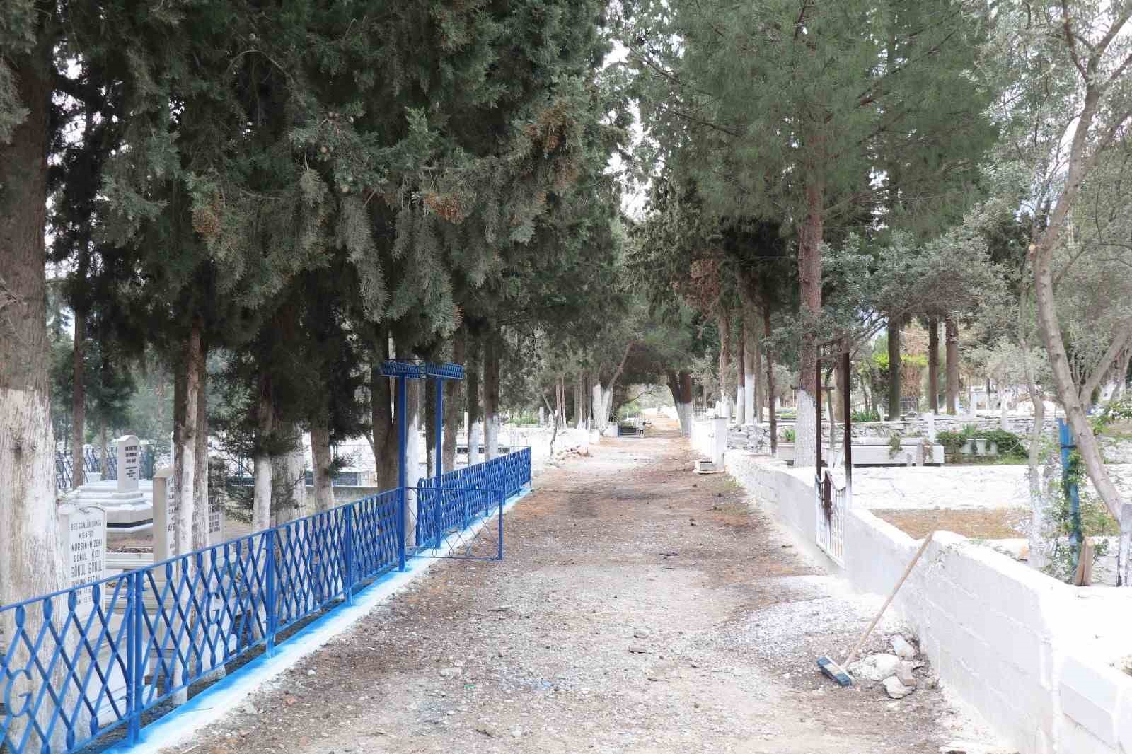 Bozdoğan’da bayram öncesi mezarlık bakımları tamamlandı