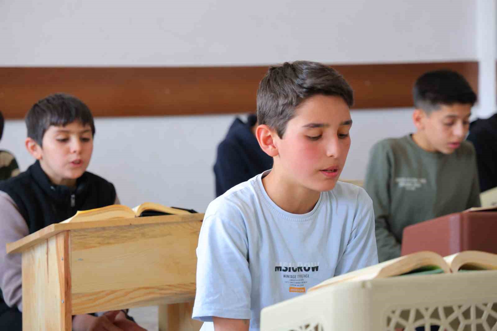 Kahramanmaraş’ta genç hafızlar yetişiyor