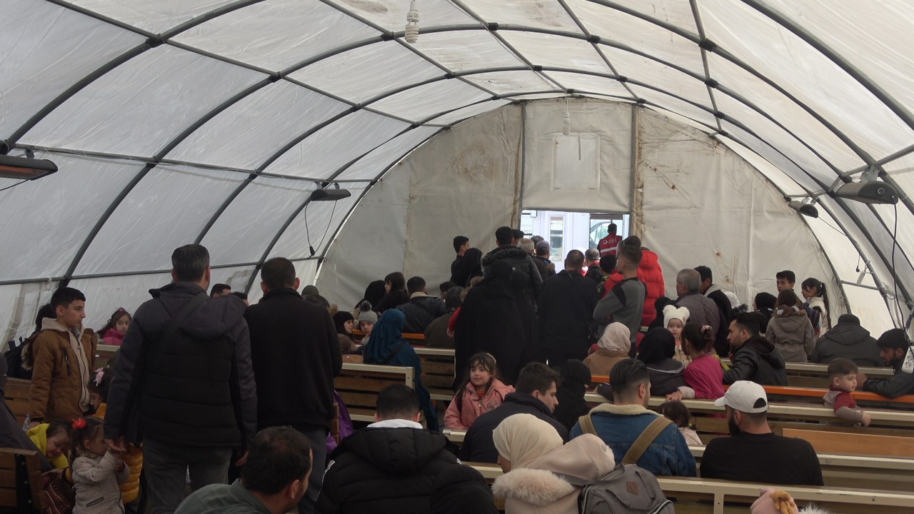 Bayram öncesi Suriyelilerin ülkelerine dönüşü yoğunlaştı