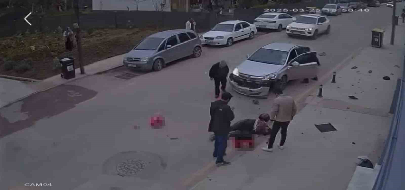 Yalova&rsquo;da otomobilin motosikletle &ccedil;arpıştığı kaza kamerada
