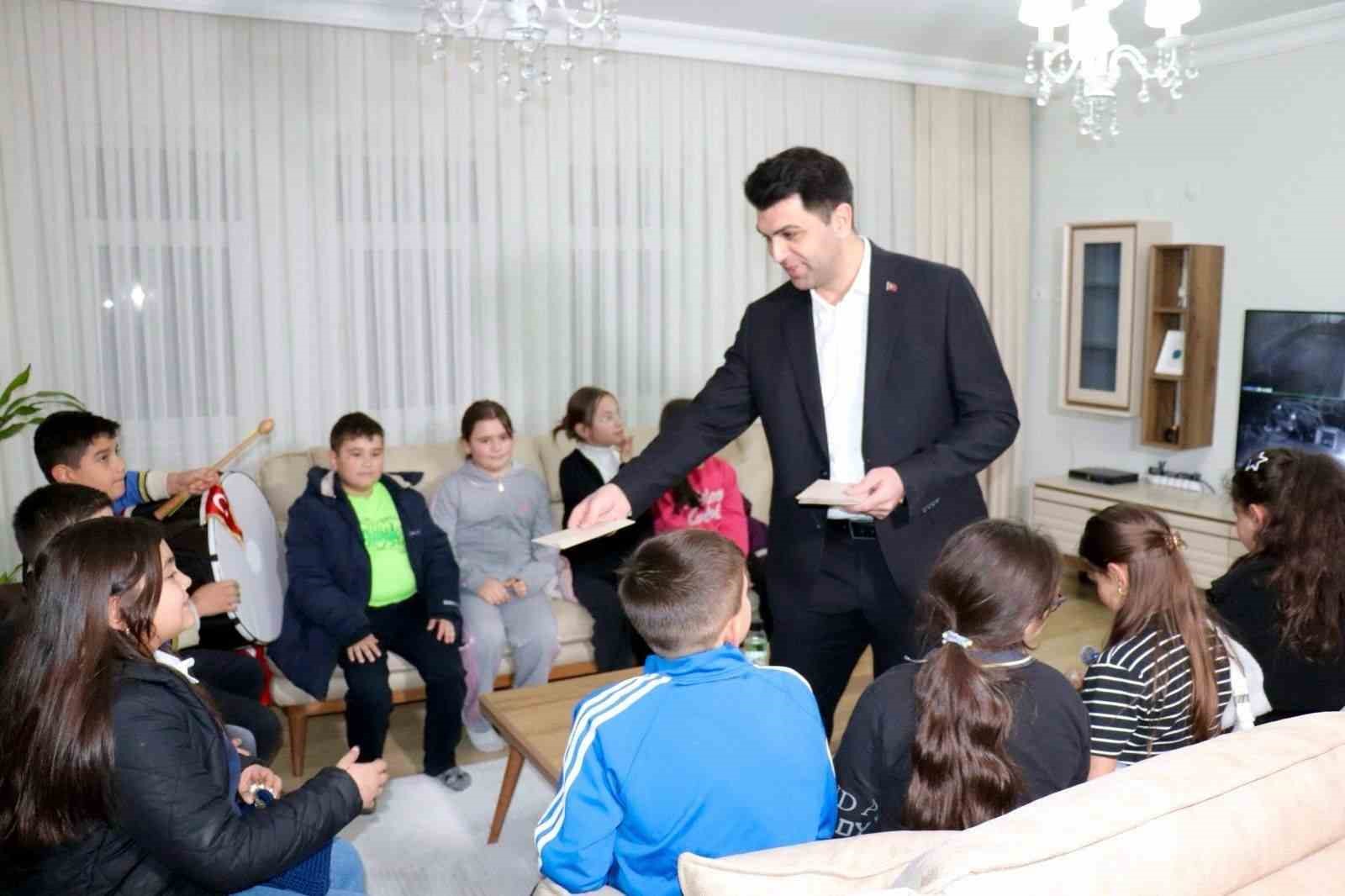 Hisarcık Şehitler Ortaokulu &ouml;ğrencileri "K&uuml;pecik" geleneğini yaşattı
