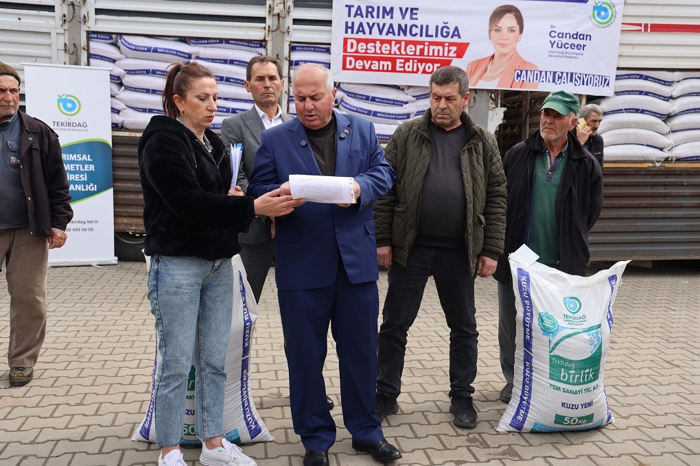 &Uuml;reticilere kuzu-oğlak yemi desteği
