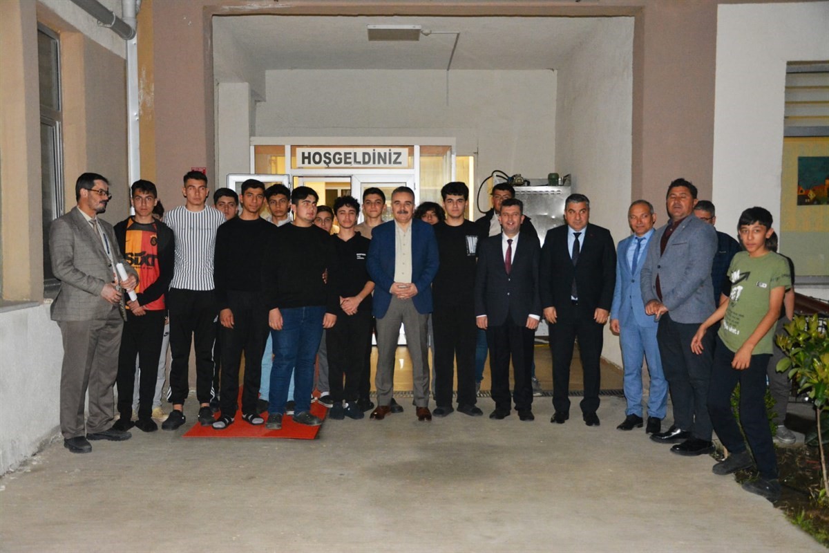 Ramazan&rsquo;ın bereketi &ouml;ğrencilere paylaşıldı
