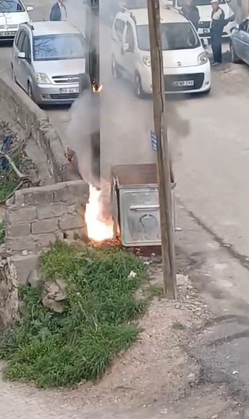 &Ccedil;EDAŞ&rsquo;ın yanan elektrik kabloları tedirgin etti
