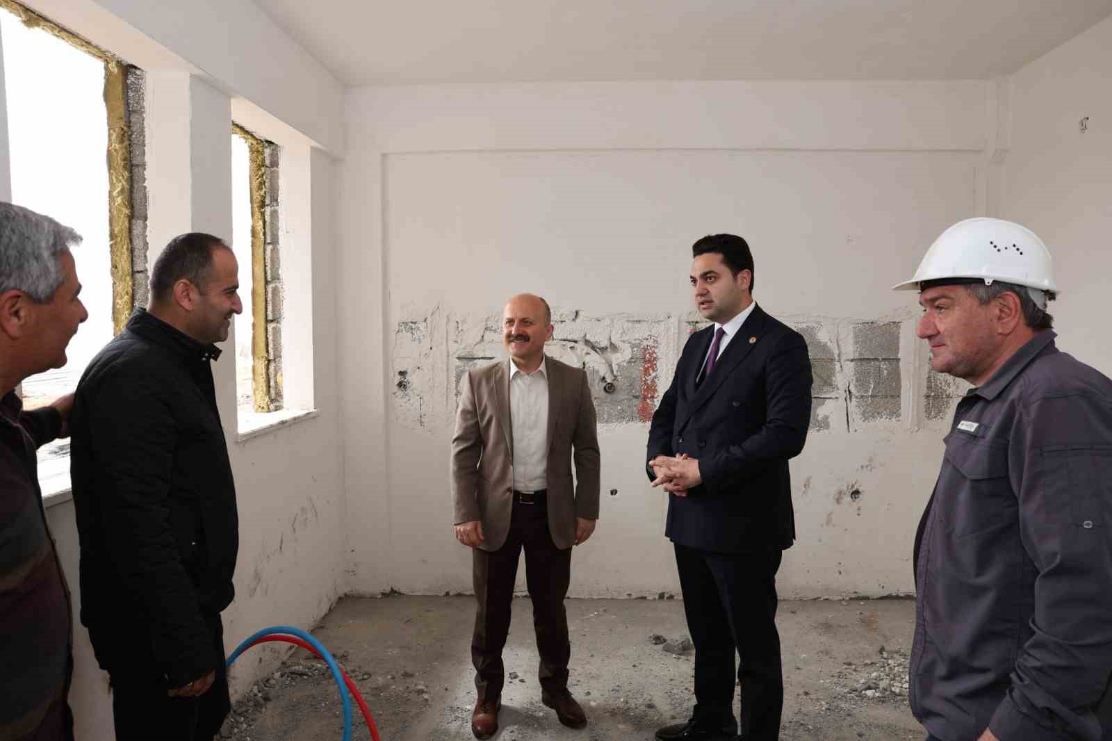 Ozan K&ouml;y&uuml; deprem evleri incelendi
